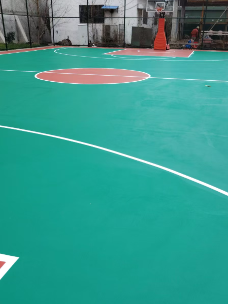 聊城 球场长期使用易出现地面开裂